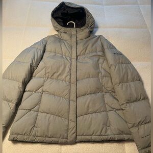 Women’s Columbia Jacket